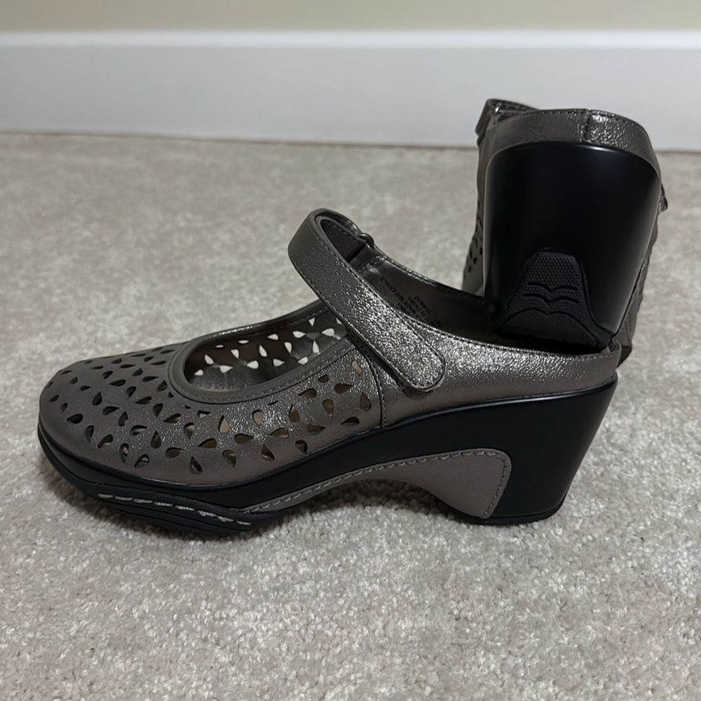 Rialto Gray clogs sz 6.5 - Picture 2 of 7